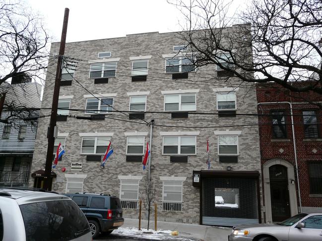 2464 Hoffman St in Bronx, NY - Building Photo - Building Photo