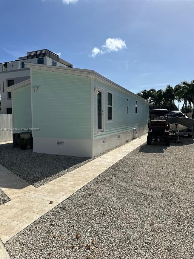 11 Mockingbird Rd in Key Largo, FL - Building Photo - Building Photo