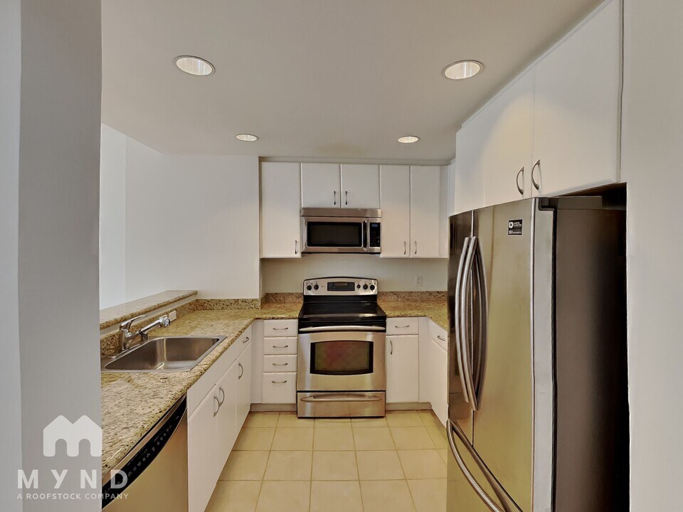 260 King St in San Francisco, CA - Building Photo