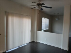 1432 Evening Song Ave in Henderson, NV - Building Photo - Building Photo