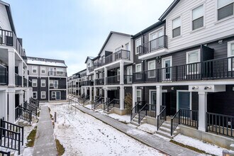 Garrison Green in Edmonton, AB - Building Photo - Building Photo