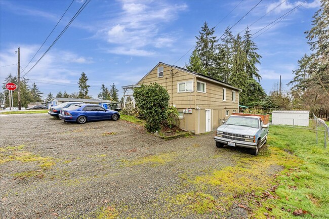 11002 Ainsworth Ave S, Unit Basement in Parkland, WA - Building Photo - Building Photo