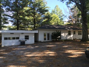 4995 E State Road 45 in Bloomington, IN - Foto de edificio - Building Photo