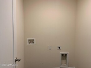 5864 Calvary Dr in Jacksonville, FL - Building Photo - Building Photo