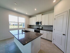9051 Coral Cpe St in Kissimmee, FL - Foto de edificio - Building Photo
