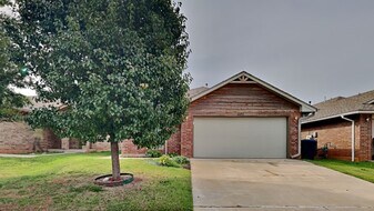 2428 NW 198th St in Edmond, OK - Building Photo