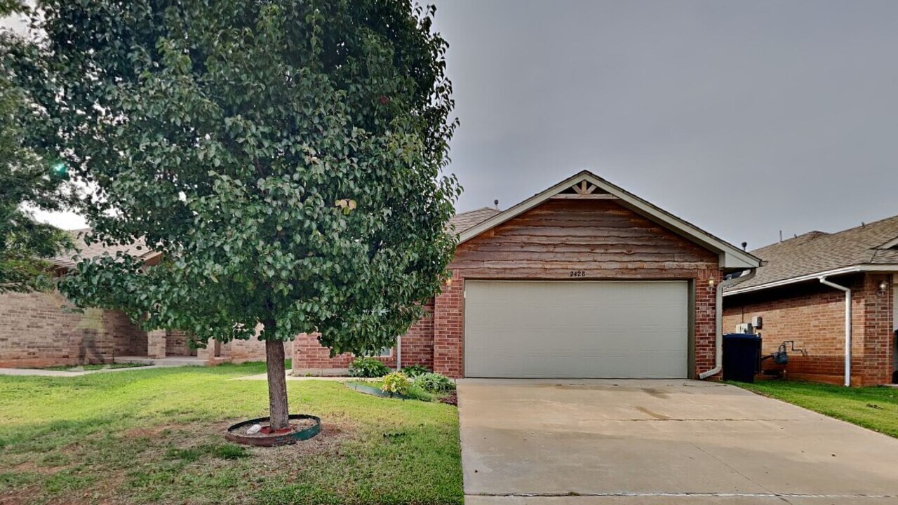 2428 NW 198th St in Edmond, OK - Building Photo