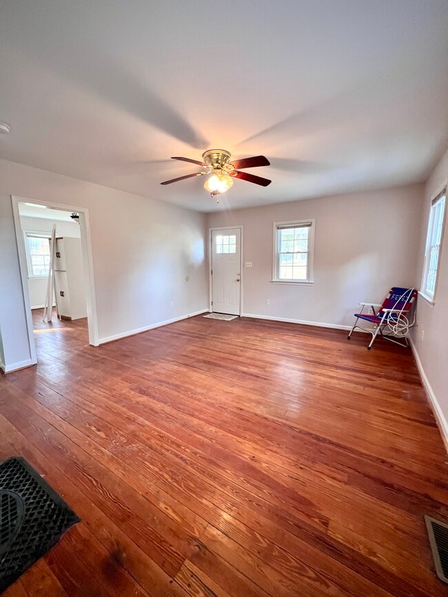 5237 Old Alexandria Turnpike in Warrenton, VA - Building Photo - Building Photo