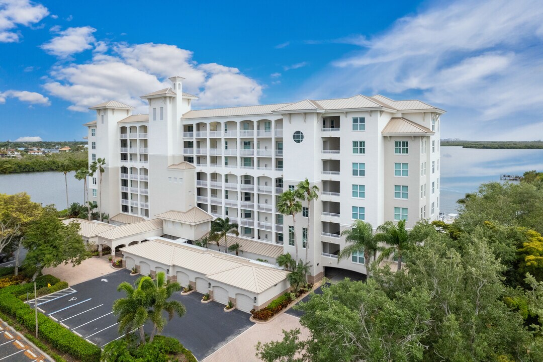 The Bridgewater in Bonita Springs, FL - Foto de edificio