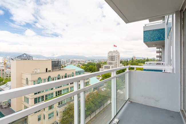 550 W 12th Ave in Vancouver, BC - Building Photo - Building Photo