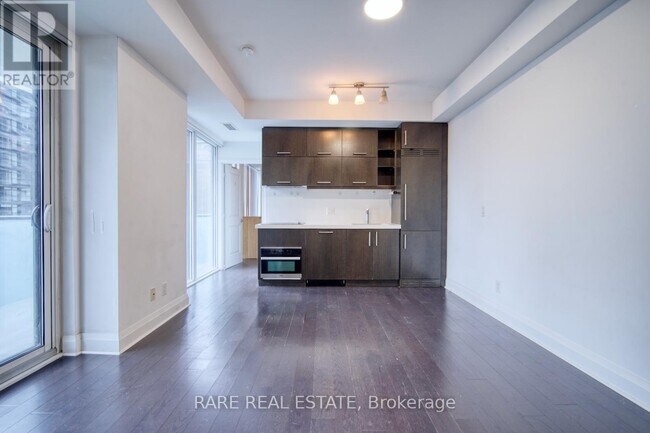property at 2803-65-2165 St Mary St