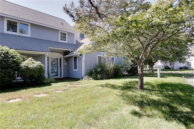 521 Corey Ln in Middletown, RI - Building Photo - Building Photo