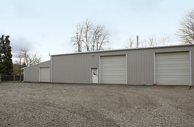 4239 SE 141st Ave in Portland, OR - Building Photo - Building Photo