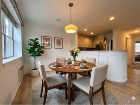 915 6th Ave N in Seattle, WA - Building Photo