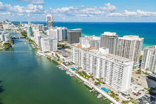5700 Collins Ave in Miami Beach, FL - Building Photo