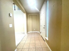 1669 Marina Way in Brentwood, CA - Foto de edificio - Building Photo