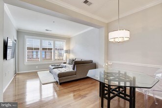 11800 Old Georgetown Rd-Unit -1411 in North Bethesda, MD - Foto de edificio - Building Photo