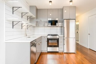 1525 W Monroe St in Chicago, IL - Building Photo - Building Photo
