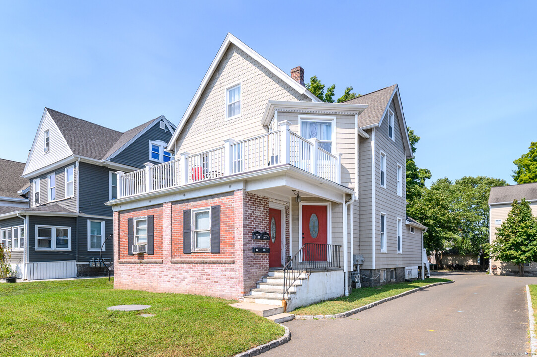 10 Elm St-Unit -1 in Norwalk, CT - Building Photo