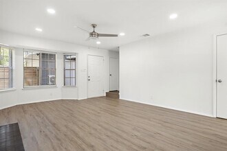 2009 Kirksey Dr in Austin, TX - Building Photo - Building Photo