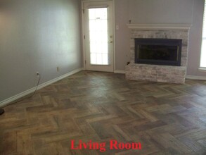 5702 Larry Dr in Texarkana, TX - Foto de edificio - Building Photo