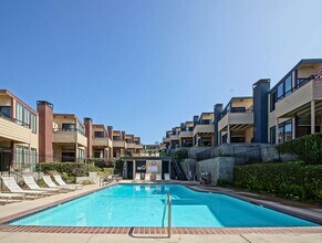 408 Palos Verdes Blvd in Redondo Beach, CA - Building Photo - Building Photo