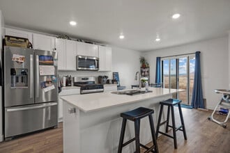 988 W Broadleaf Dr in Santaquin, UT - Building Photo - Building Photo