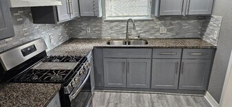 7011 Hillsboro St in Houston, TX - Building Photo