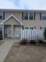 6186 S Pointe Dr SW in Rochester, MN - Building Photo