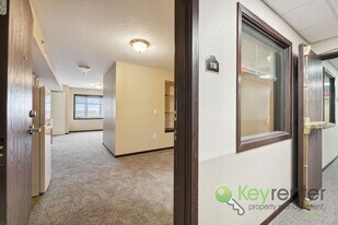 1411 S Douglas Ave in Lyons, KS - Building Photo