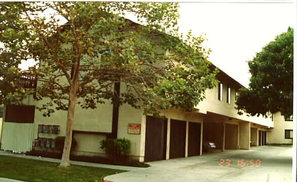 21513 Juan Ave in Hawaiian Gardens, CA - Building Photo