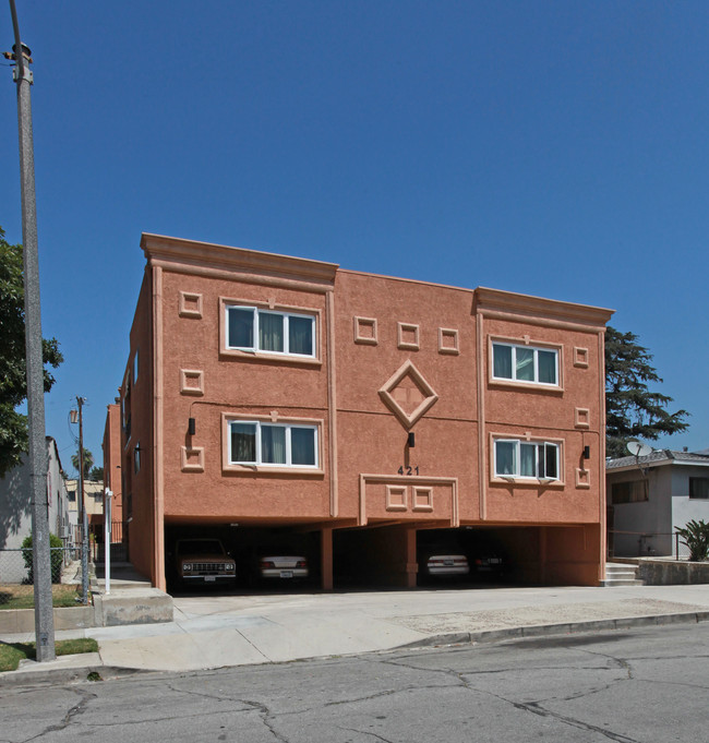 421 E Elmwood Ave in Burbank, CA - Building Photo - Building Photo