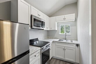 5839 Goliad Ave, Unit Garage Apartment in Dallas, TX - Foto de edificio - Building Photo