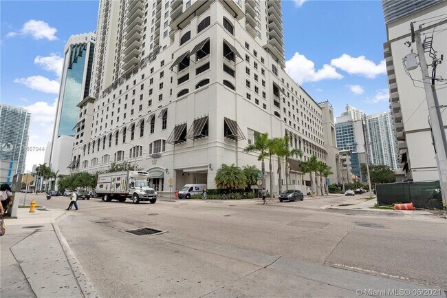 999 SW 1st Ave, Unit 266 in Miami, FL - Building Photo - Building Photo