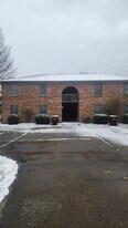 304 Remington Ct in Richmond, KY - Building Photo
