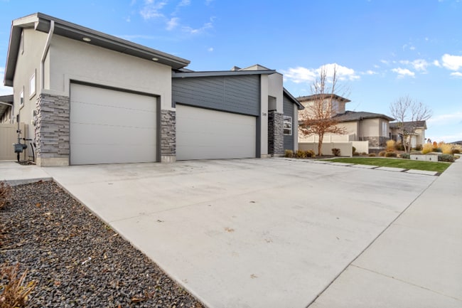 549 W Buroak Dr in Meridian, ID - Building Photo - Building Photo
