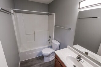 1335 N 20th St in Lincoln, NE - Building Photo - Building Photo