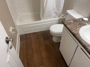 1919 Dawsey St in Tallahassee, FL - Foto de edificio - Building Photo