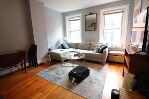 39 Irving St, Unit 2 in Brookline, MA - Building Photo