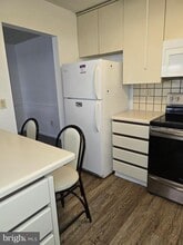 154 Woodstream Dr in Norristown, PA - Building Photo - Building Photo