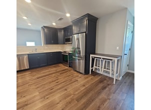 213 Virginia Ave in Modesto, CA - Building Photo - Building Photo