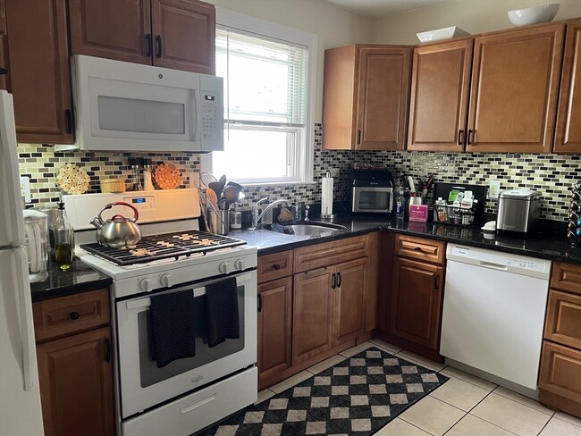 43 Daniels St in Medford, MA - Building Photo - Building Photo