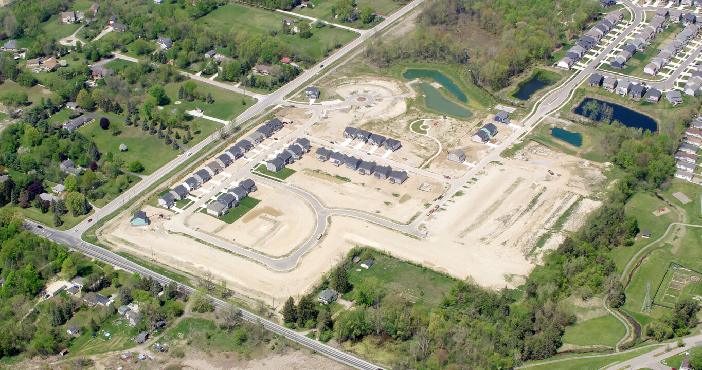 The Estates at Hutsfield in South Lyon, MI - Building Photo