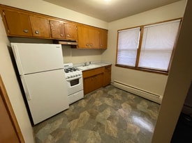 616 Ivy Ave E in St. Paul, MN - Building Photo