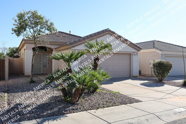 13593 W Desert Flower Dr in Goodyear, AZ - Building Photo - Building Photo