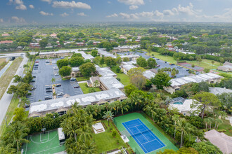 Lakeview Greens in Delray Beach, FL - Foto de edificio - Building Photo