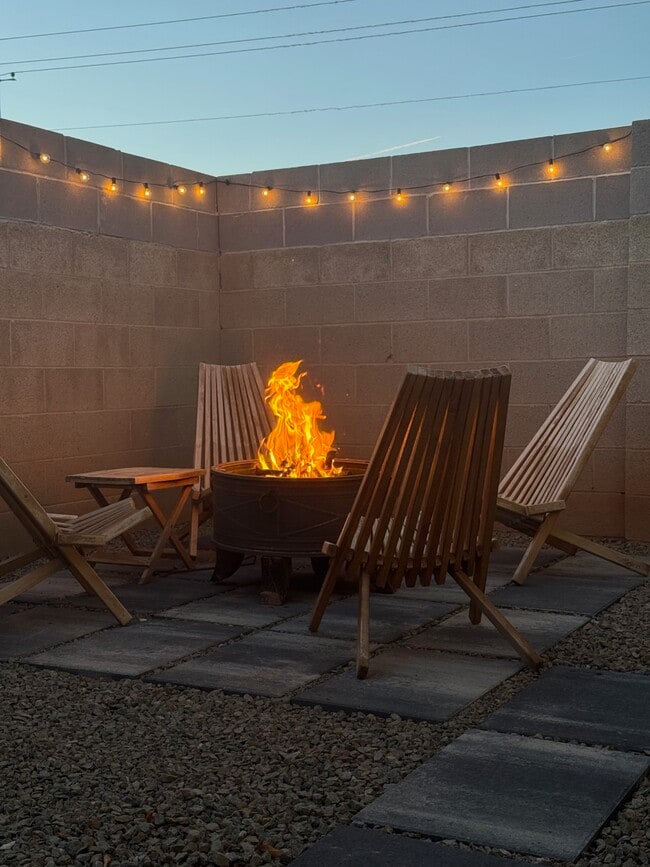 652 Vancouver Rd SE, Unit C in Rio Rancho, NM - Foto de edificio - Building Photo