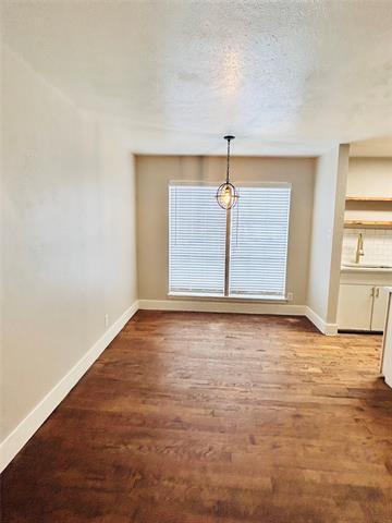 2211 S Vernon Ave in Dallas, TX - Foto de edificio - Building Photo