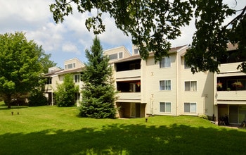 Minoa Estates in Minoa, NY - Foto de edificio - Building Photo