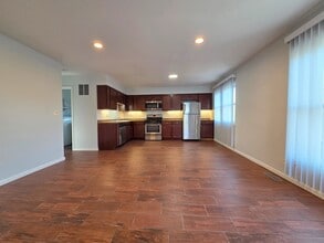 331 Lawn Terrace in Round Lake, IL - Building Photo - Building Photo